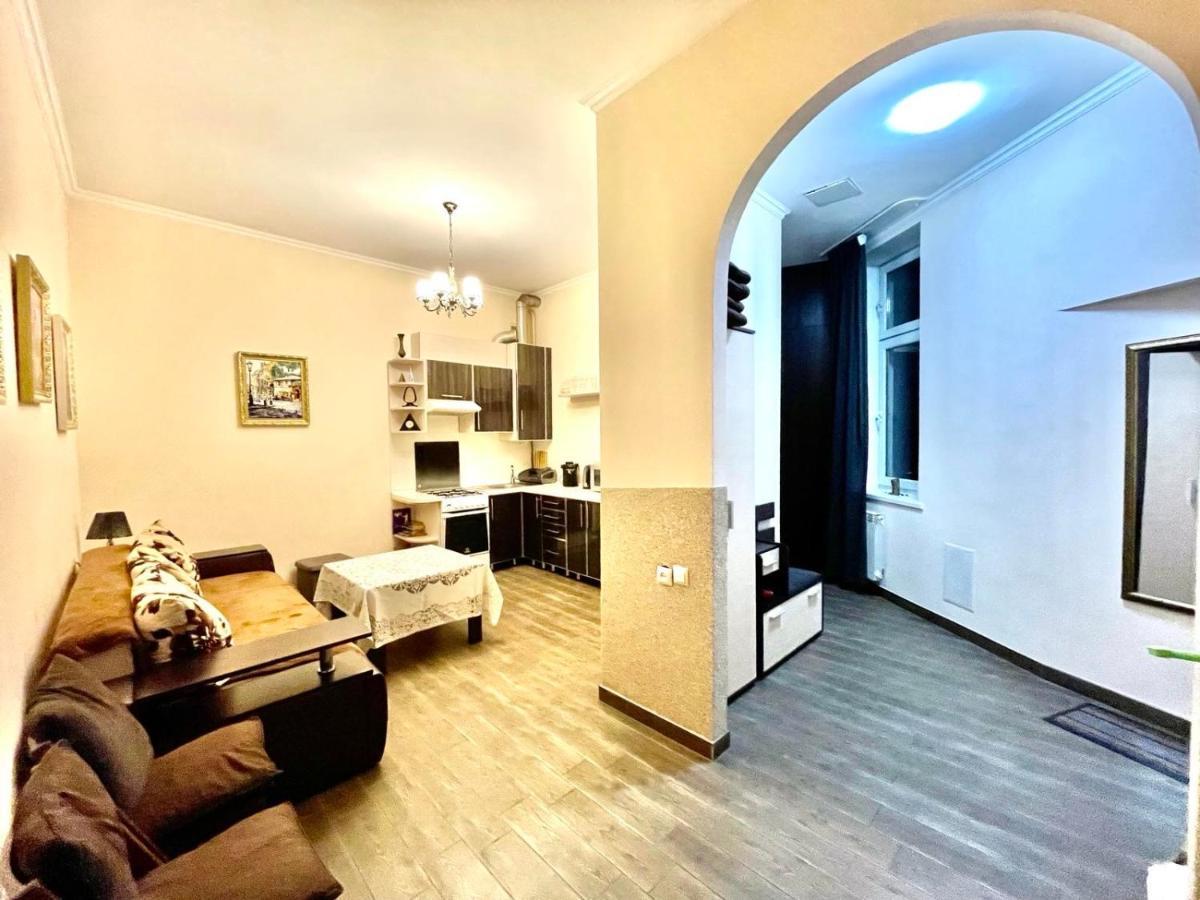 V&O Whitechocolateapt 800 M To Opera Leopoli Esterno foto